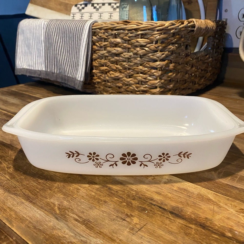 Pyrorey White Floral Baking Dish